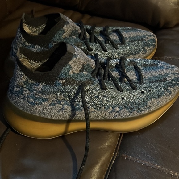 Yeezy Boost 380 Covellite - Picture 4 of 6